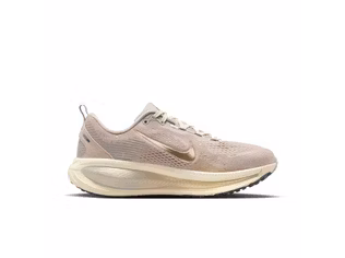 Pantofi Alergare Dama Nike Vomero 18 Special Edition Cream Coconut Milk