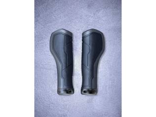 Mansoane Cube Natural Grips All Terrain Black Grey S